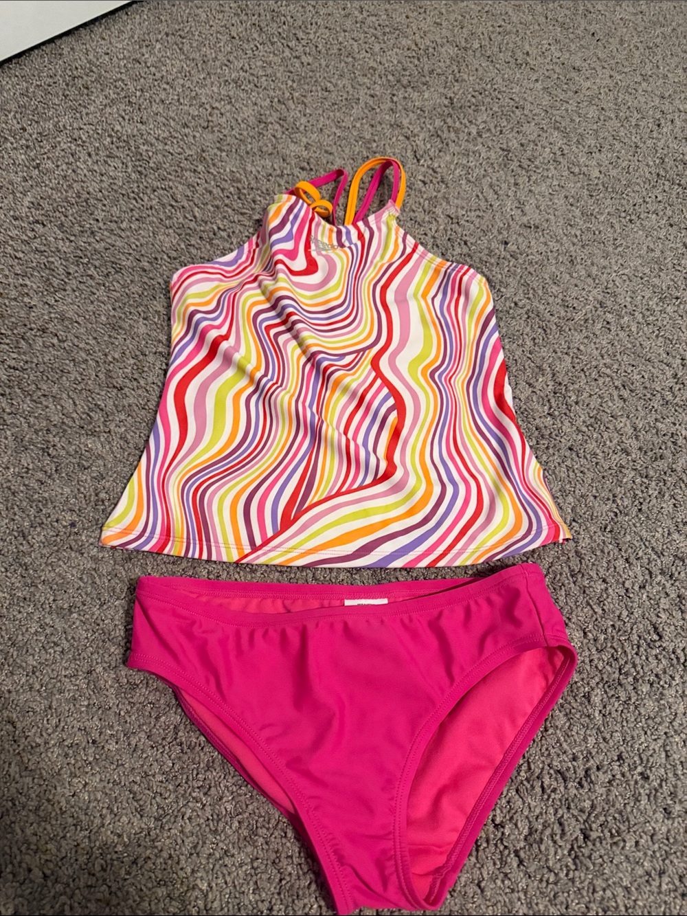 Speedo Vibrant Pink Swim 2 piece. Never worn